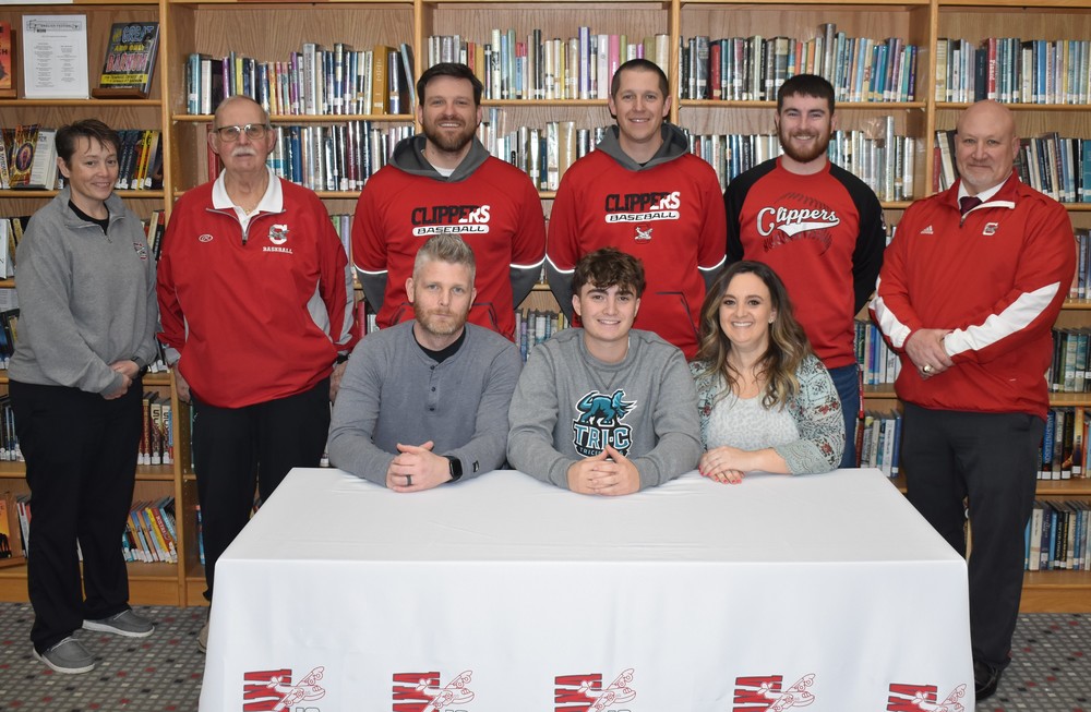 Riley McElwain Signs With Cuyahoga Community College